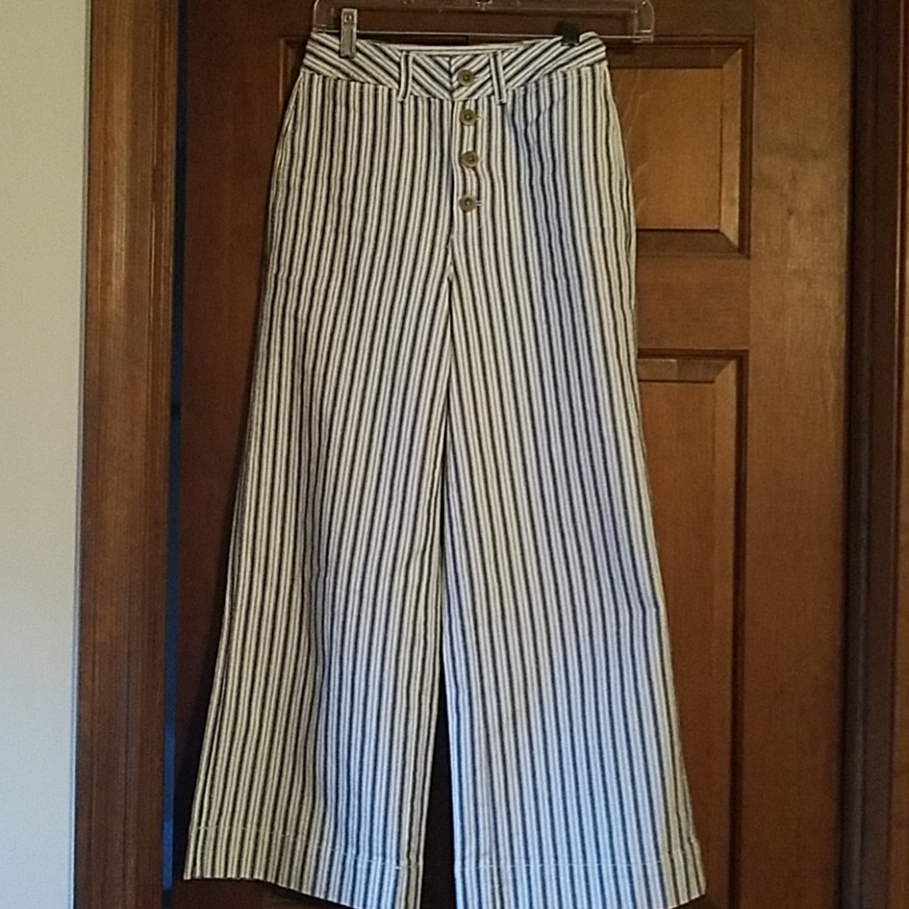 Emmett wide-leg  crop pants button front edition.
